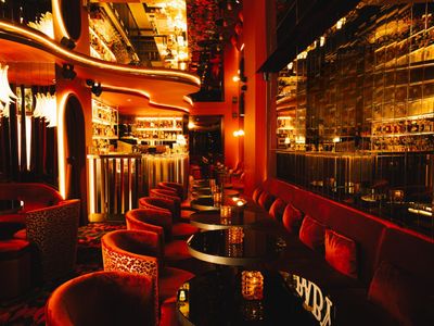 Cocktails & Shisha lounge - Cigar Club