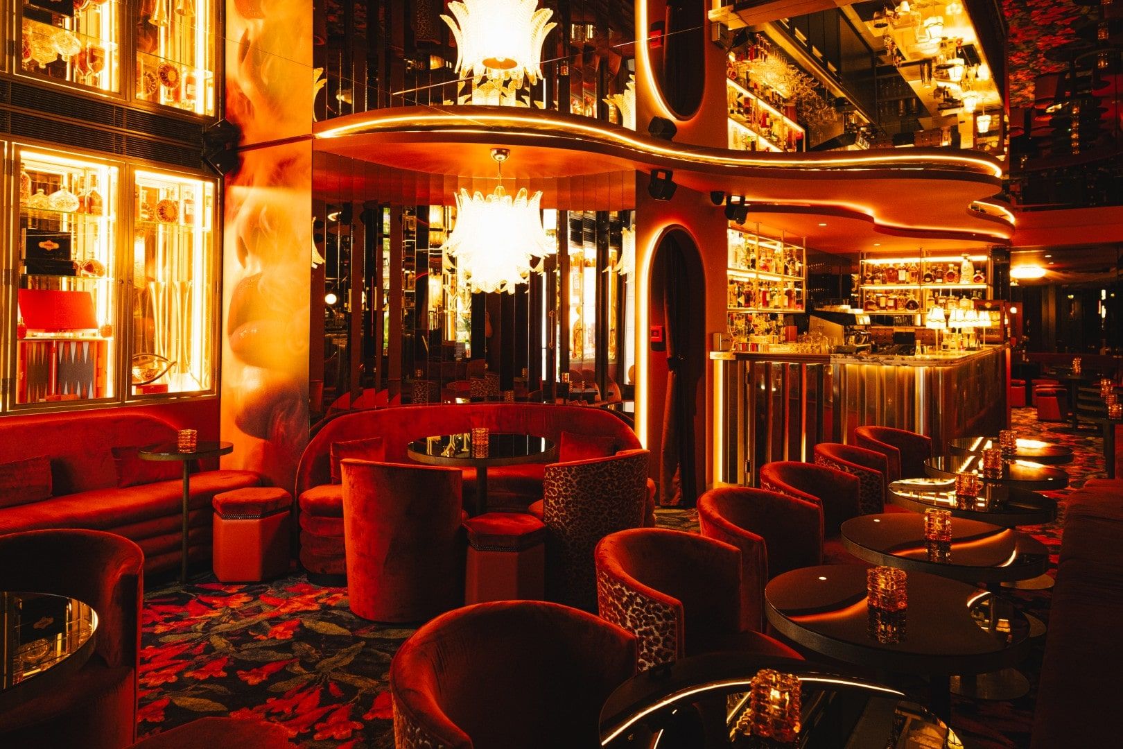 Cocktails & Shisha lounge - Cigar Club