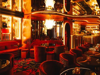 Cocktails & Shisha lounge - Cigar Club