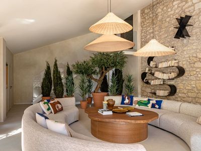 An Atypical and Exceptional Property in Provence in the heart of the Alpilles!