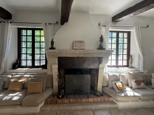 Un mélange exceptionnel de charme provençal et d'élégance contemporaine