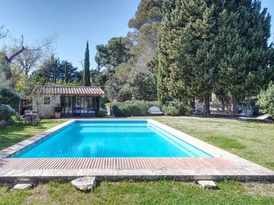 Mas in the Alpilles with swimming pool