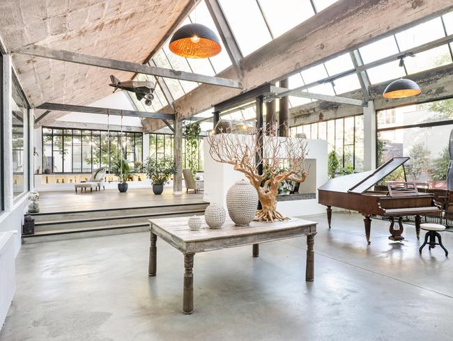 Loft industriel chic près de Paris pour événements et productions