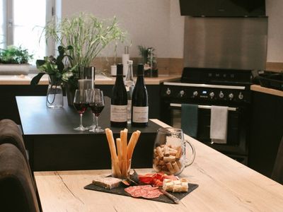 Burgundy Wine Estate: Authentic Venue for Events & Stays