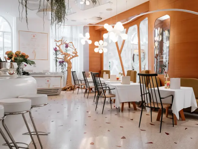 Italian-Themed Bar in Nice for private & professional events