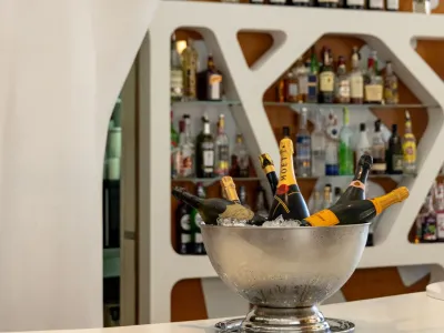 Italian-Themed Bar in Nice for private & professional events