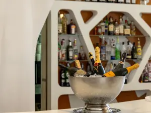 Italian-Themed Bar in Nice for private & professional events