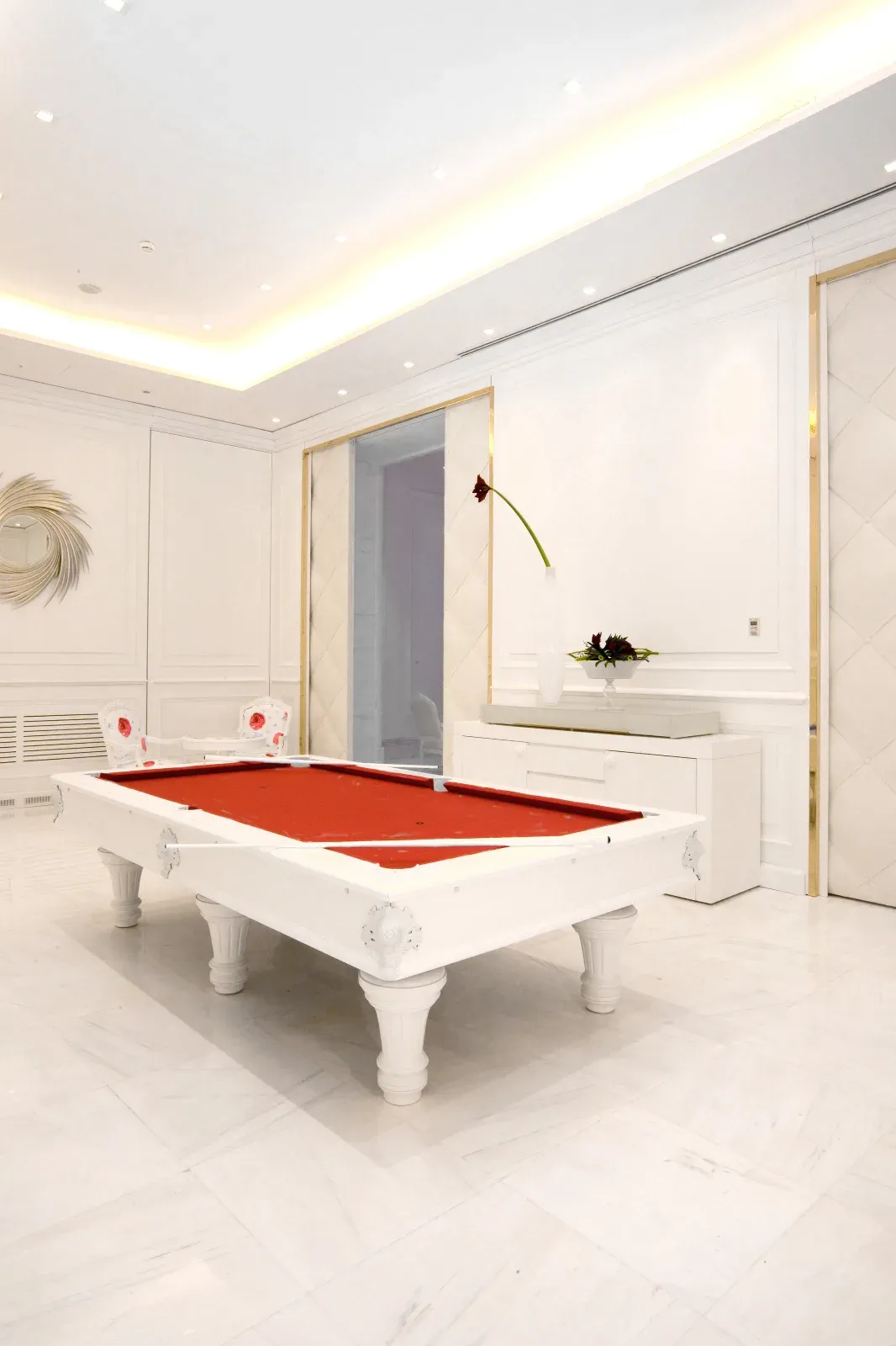 Intimate salon for private cocktails