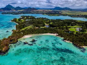 Villa de luxe de 5 suites avec vue sur la mer et piscine privée à Beau Champ