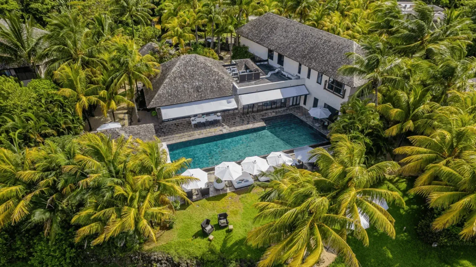 Luxury 5-Suite Villa with Sea View & Private Pool in Beau Champ