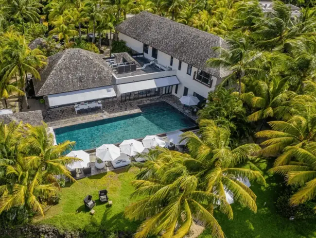 Villa de luxe de 5 suites avec vue sur la mer et piscine privée à Beau Champ