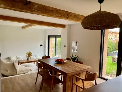 Luxury Renovated House in Toulouse with Private Garden & Petanque