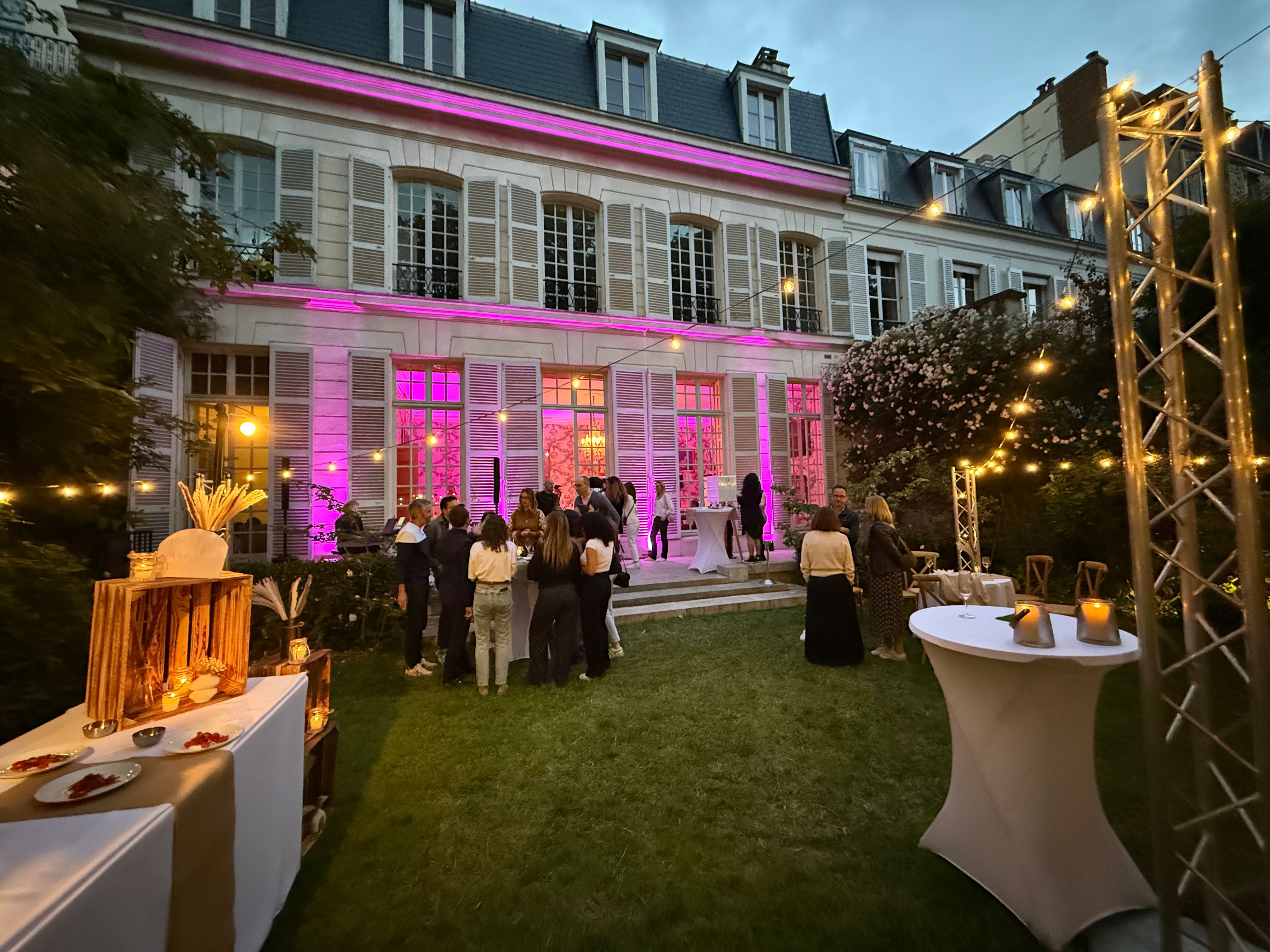 Manoir Privé Élégant avec Jardin à Paris | Lieu Historique pour Événements
