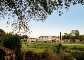 Charming Château: Golf Restaurant Seminar Events