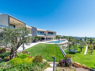 Luxury Contemporary Villa with Sea Views Near Cannes