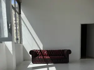 Loft Industriel Lumineux pour Séances Photo & Productions à Alfortville