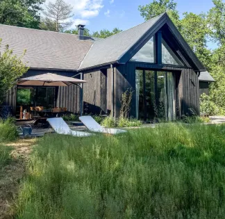 House in the forest of Fontainebleau for Comex and management seminars