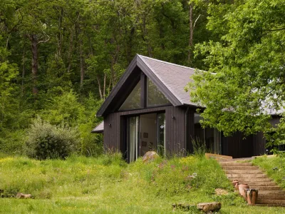 House in the forest of Fontainebleau for Comex and management seminars