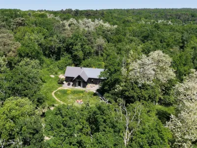 House in the forest of Fontainebleau for Comex and management seminars