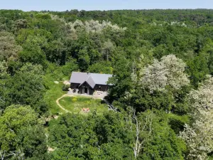 House in the forest of Fontainebleau for Comex and management seminars