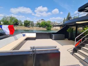 Bateau fluvial électrique zéro émission Événements privés sur la Seine