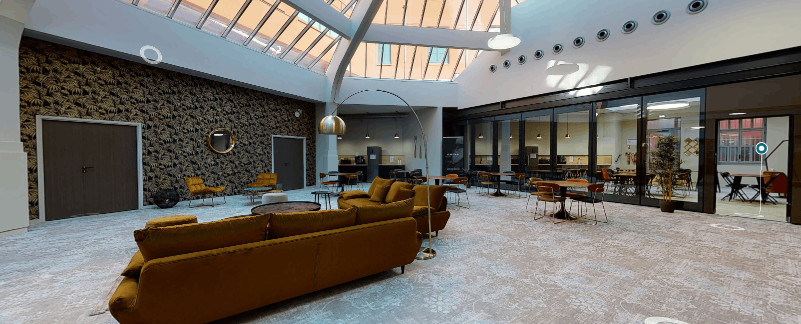 Espace événementiel de 300 m² à Nice | Toit en verre & Lumière naturelle