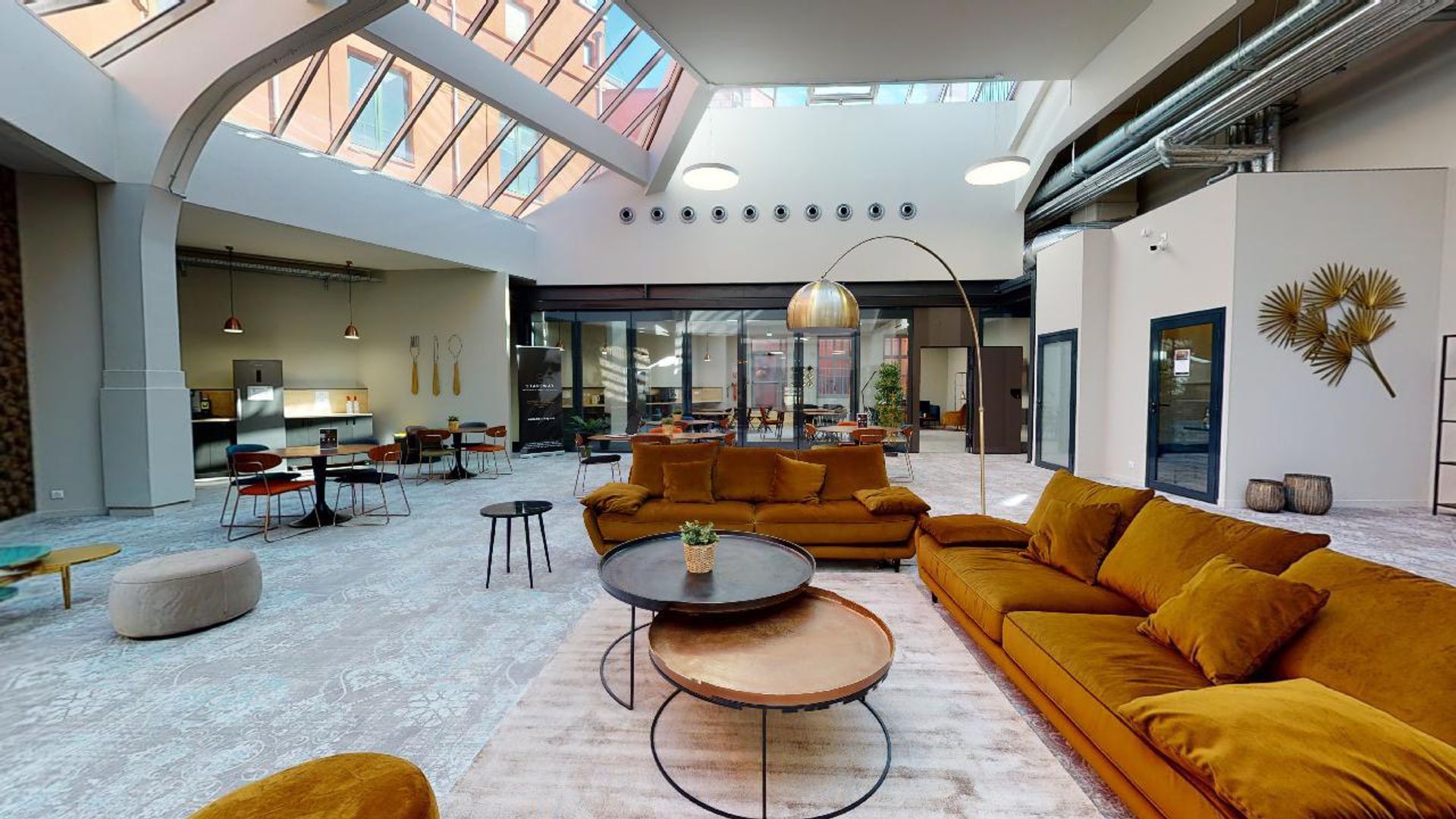 Espace événementiel de 300 m² à Nice | Toit en verre & Lumière naturelle