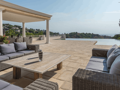 Exceptional Villa in the Hills