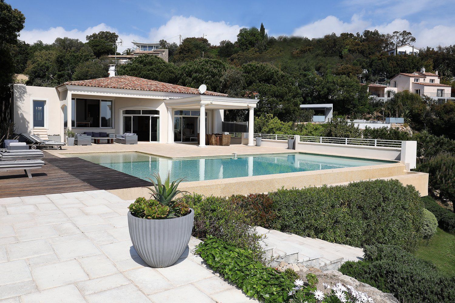 Exceptional Cannes Villa with Sea Views for High-End Events