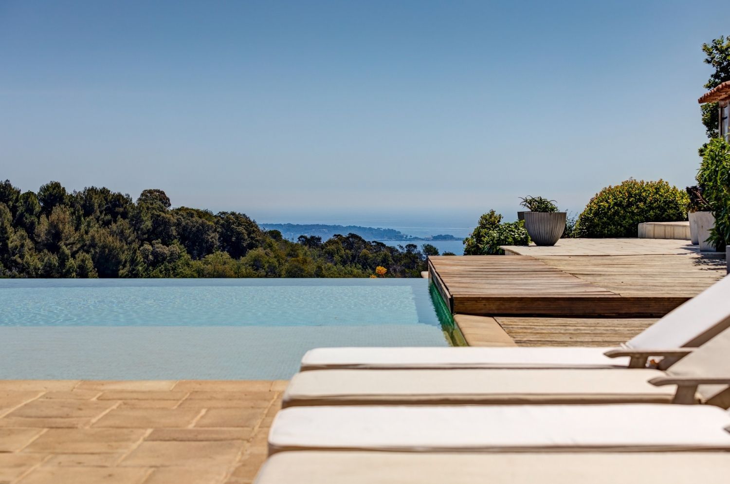 Exceptional Cannes Villa with Sea Views for High-End Events