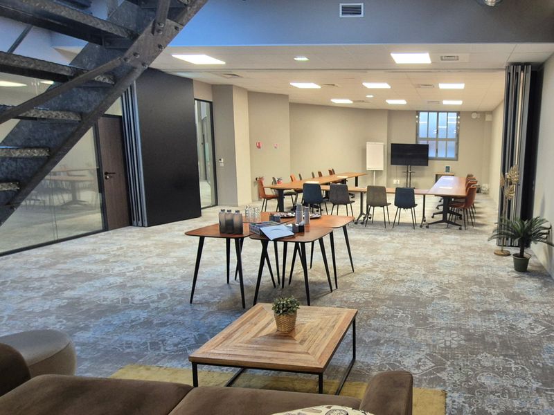 100 m² Event Room in Nice | High-Speed WiFi & Modern Facilities