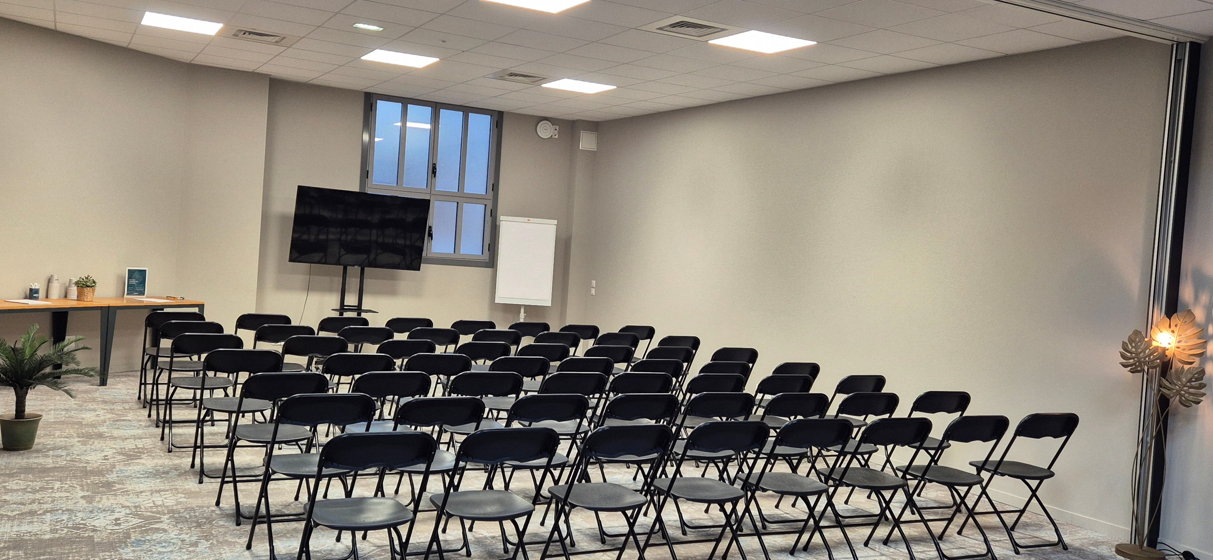 100 m² Event Room in Nice | High-Speed WiFi & Modern Facilities