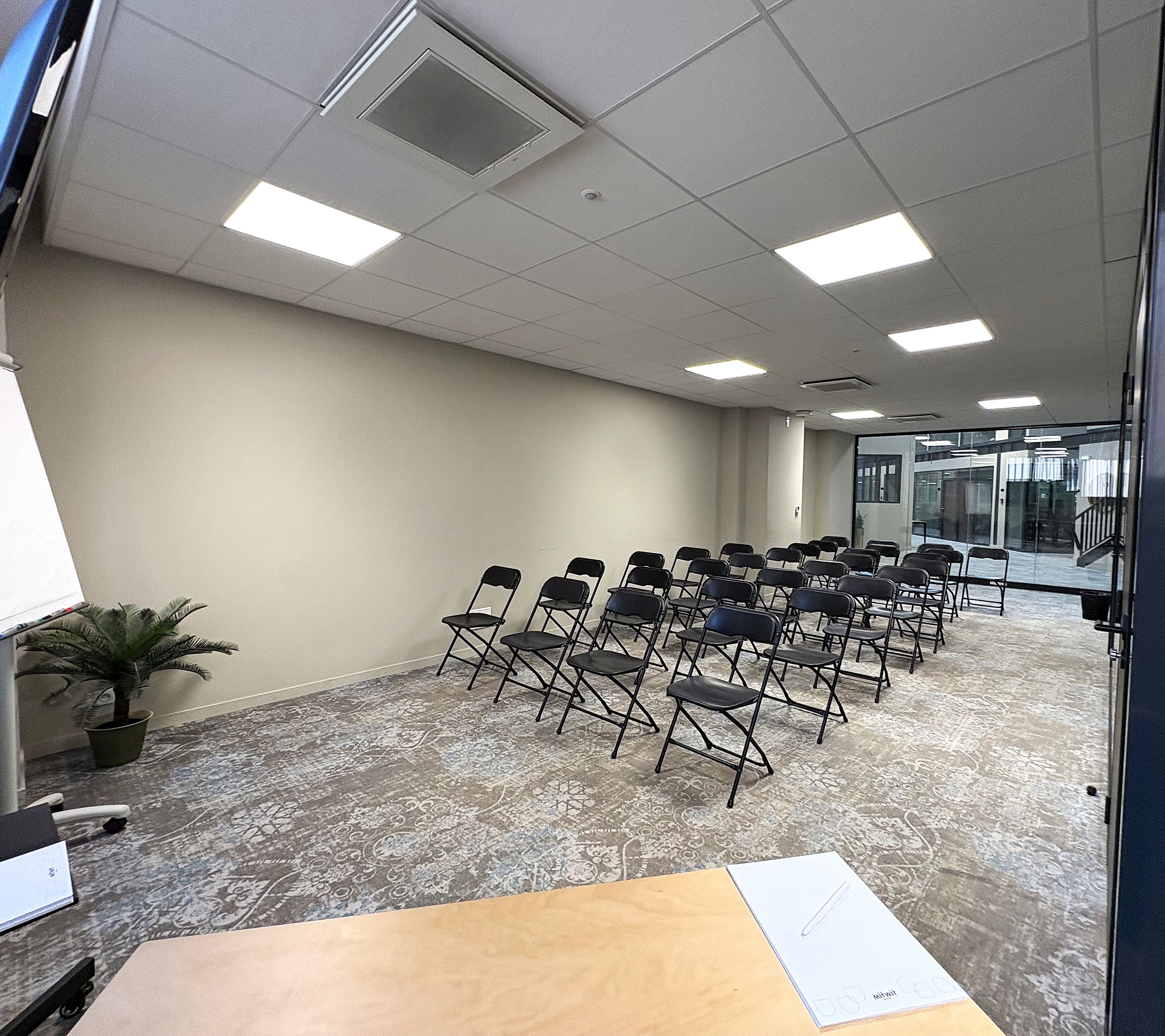 Salle d'événements de 46 m² à Nice | Idéale pour Ateliers & Conférences