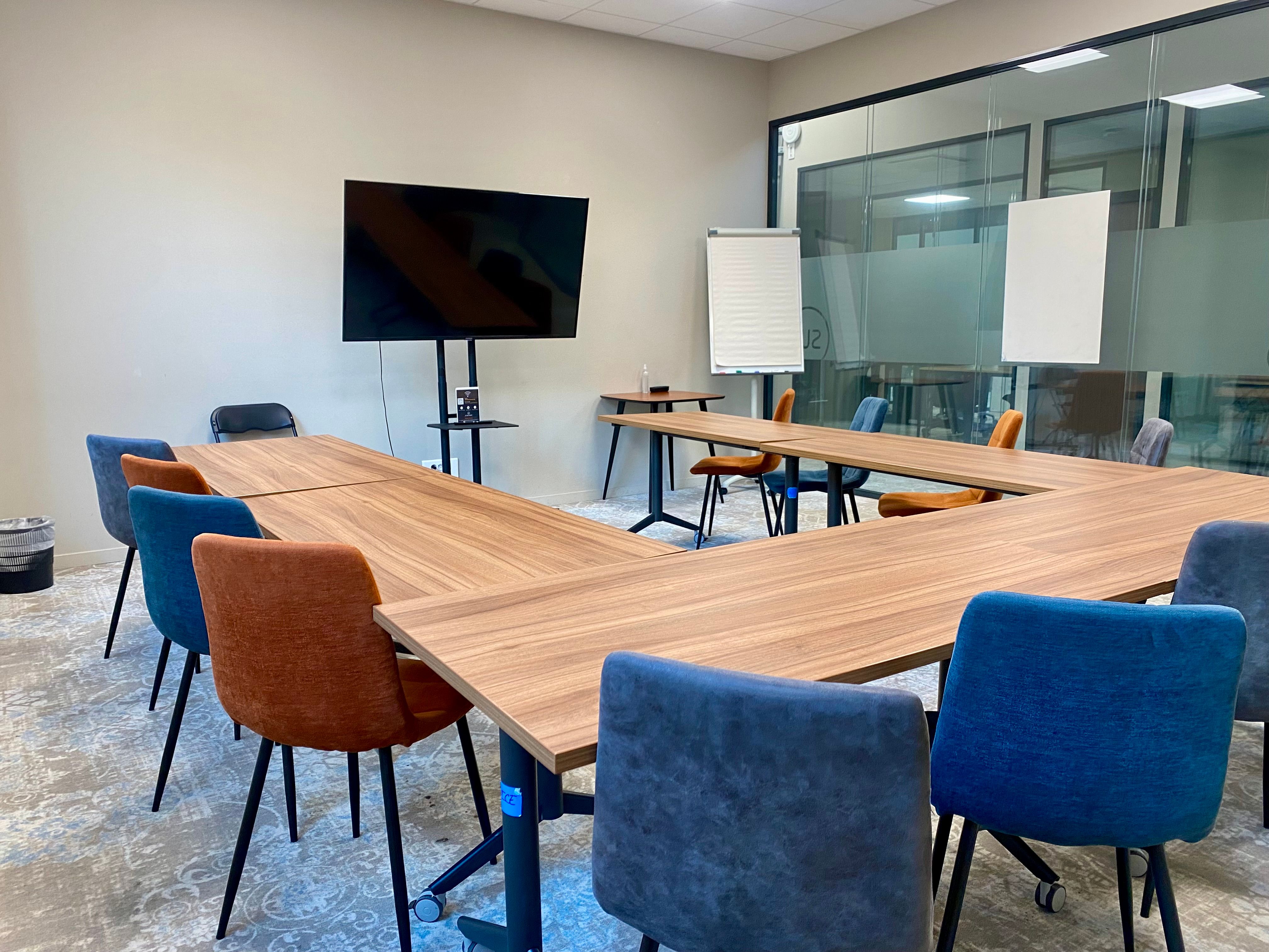 Salle de réunion lumineuse de 37 m² à Nice pour formations et événements
