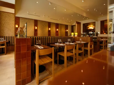 Elegant Parisian Restaurant with Architectural Flair