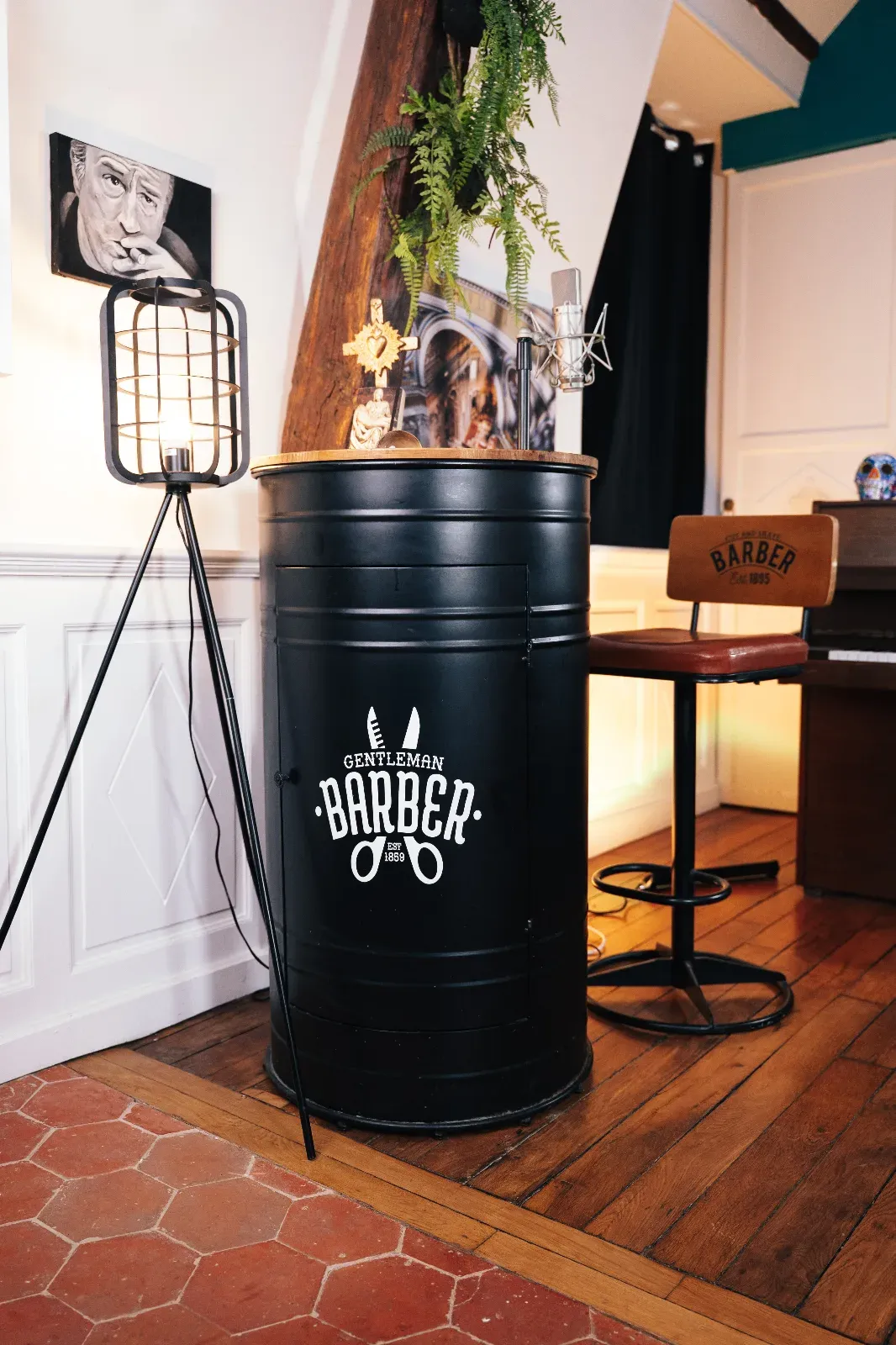 Creative Studio Near Paris for Photos, Podcasts & Music Production