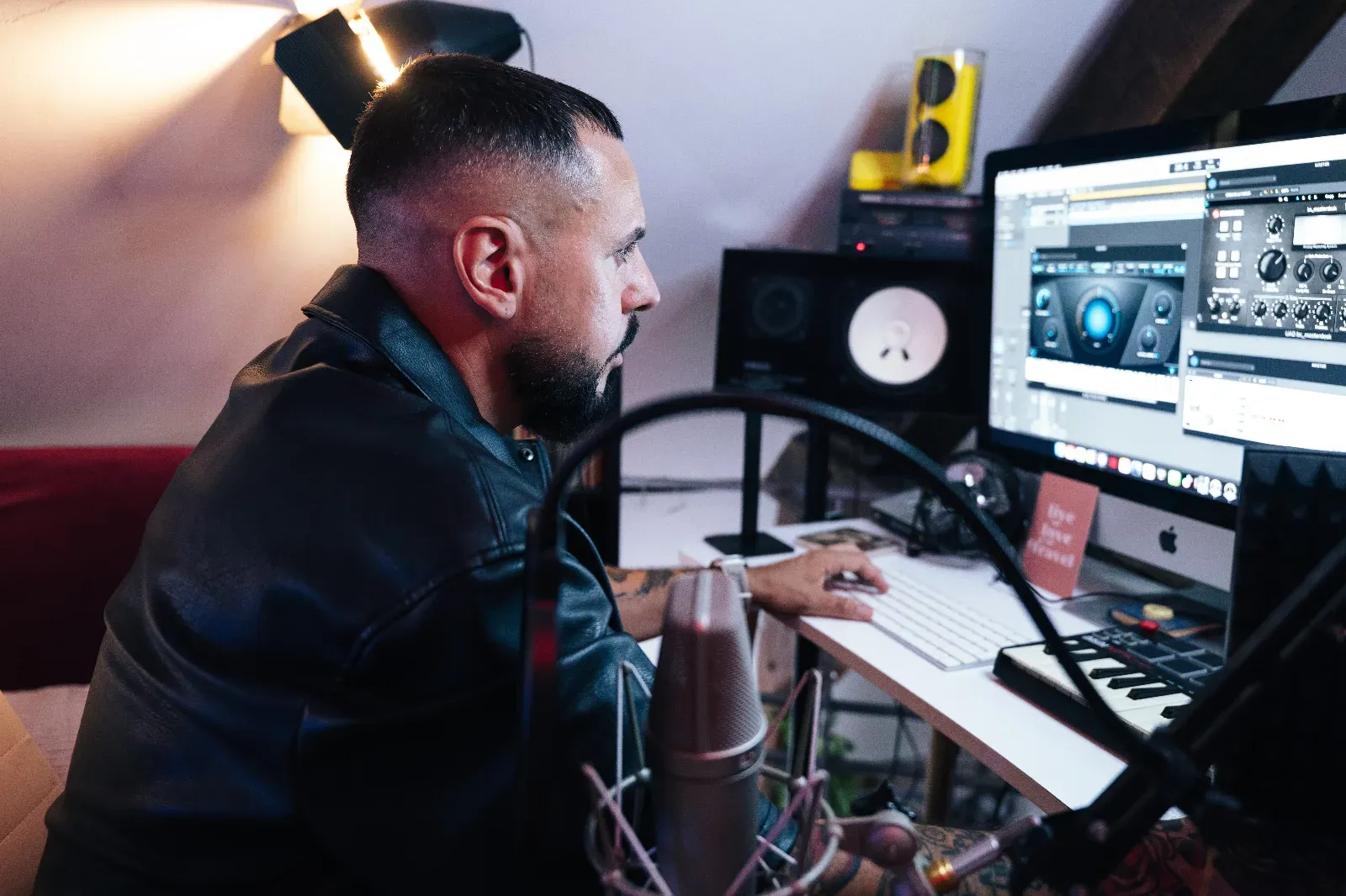 Creative Studio Near Paris for Photos, Podcasts & Music Production