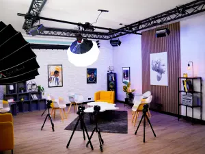 Versatile Studio for Events & Productions Near Paris
