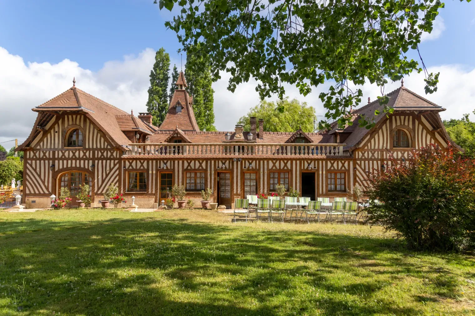 Elegant Normandy Estate for Events & Retreats Near Honfleur