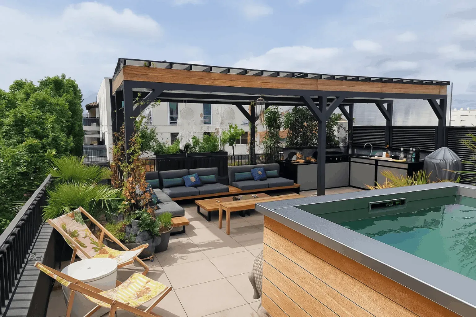 Elegant Rooftop Penthouse for Business Events in Villeurbanne