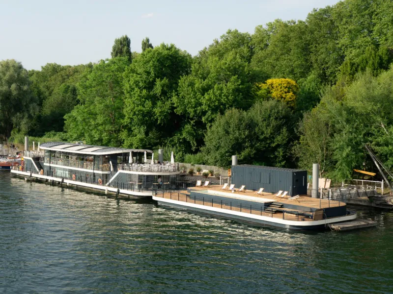 Chic Seine-Side Venue with Pool & Terraces in Paris