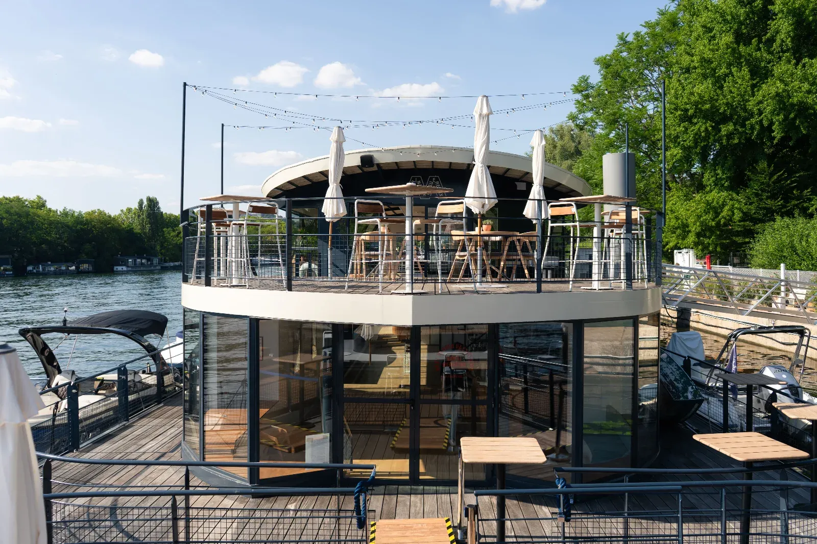 Chic Seine-Side Venue with Pool & Terraces in Paris