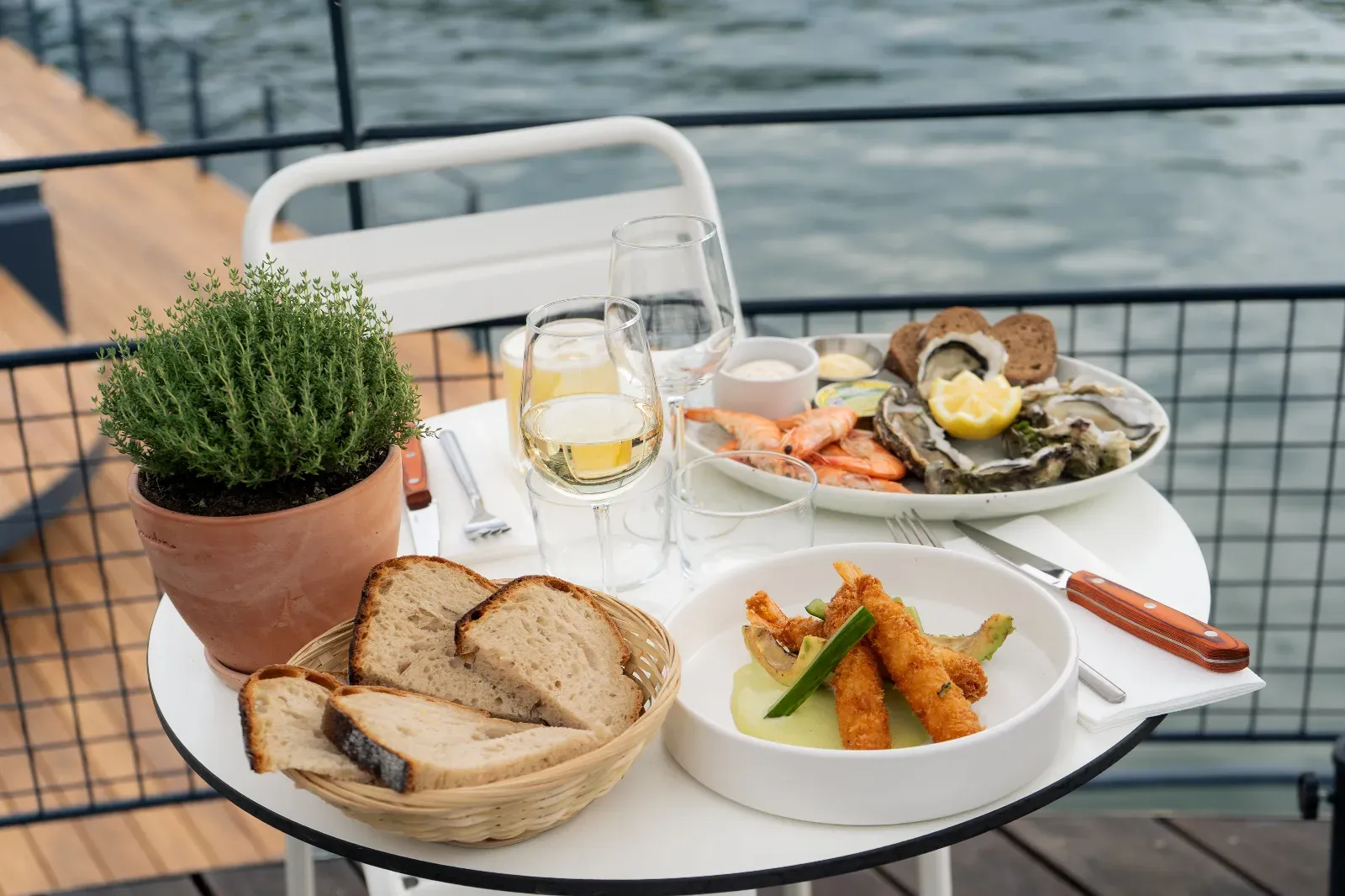 Chic Seine-Side Venue with Pool & Terraces in Paris