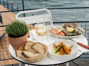 Chic Seine-Side Venue with Pool & Terraces in Paris