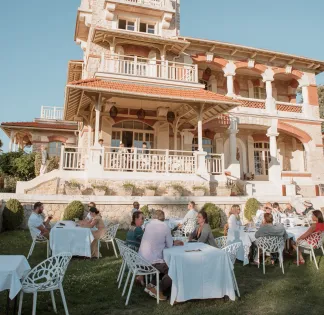 Eco-Friendly Villa Retreat for Intimate Events & Team Building in Lanton