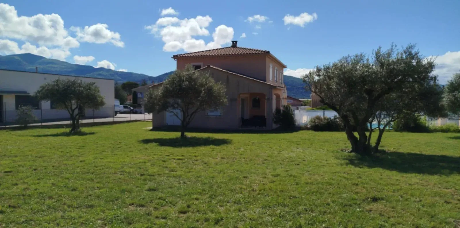 Luxury Villa with Mountain Views for Events in Provence
