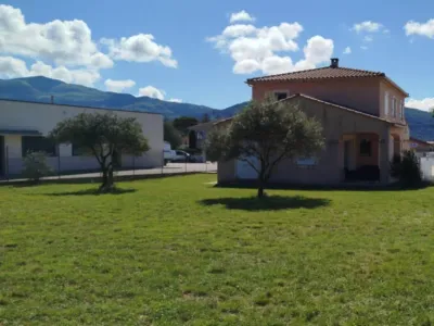 Luxury Villa with Mountain Views for Events in Provence