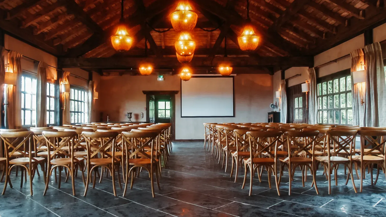 Salle de séminaire de 120m² en Savoie | Événements pour 100 personnes