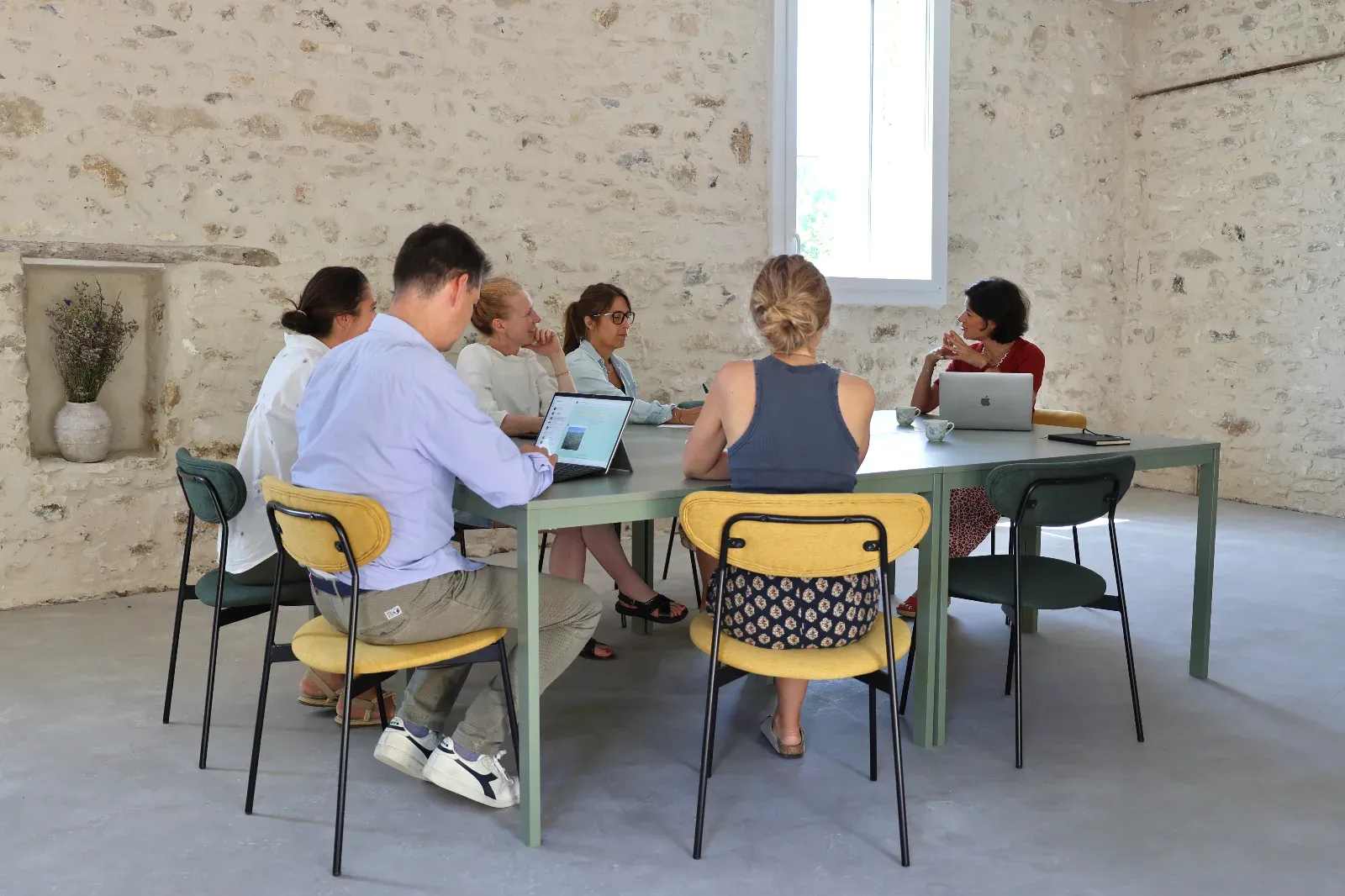 Stone Barn Venue for Meetings & Workshops Near Paris