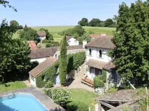 Terrace, garden and swimming pool in a renovated estate for seminars